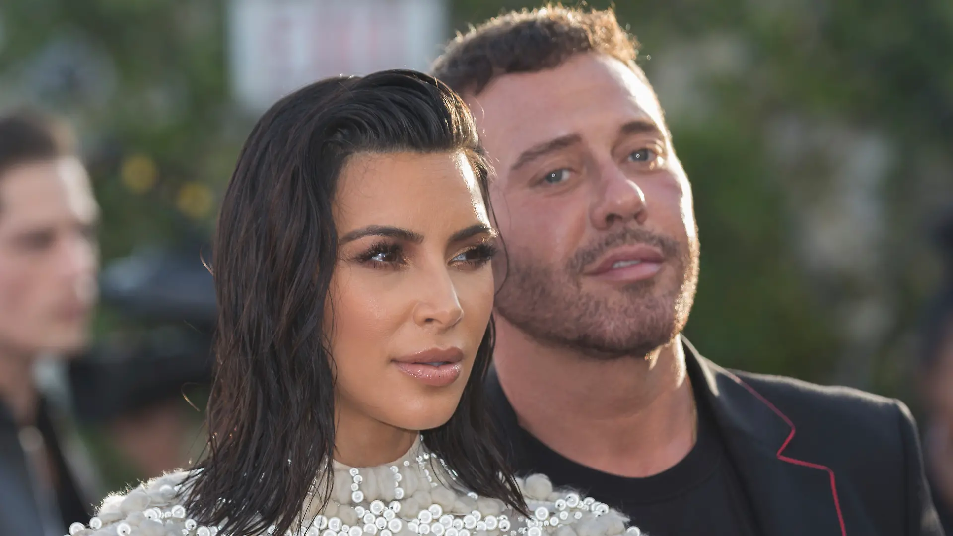 Kim Kardashian und Mert Alas im Jahr 2017.