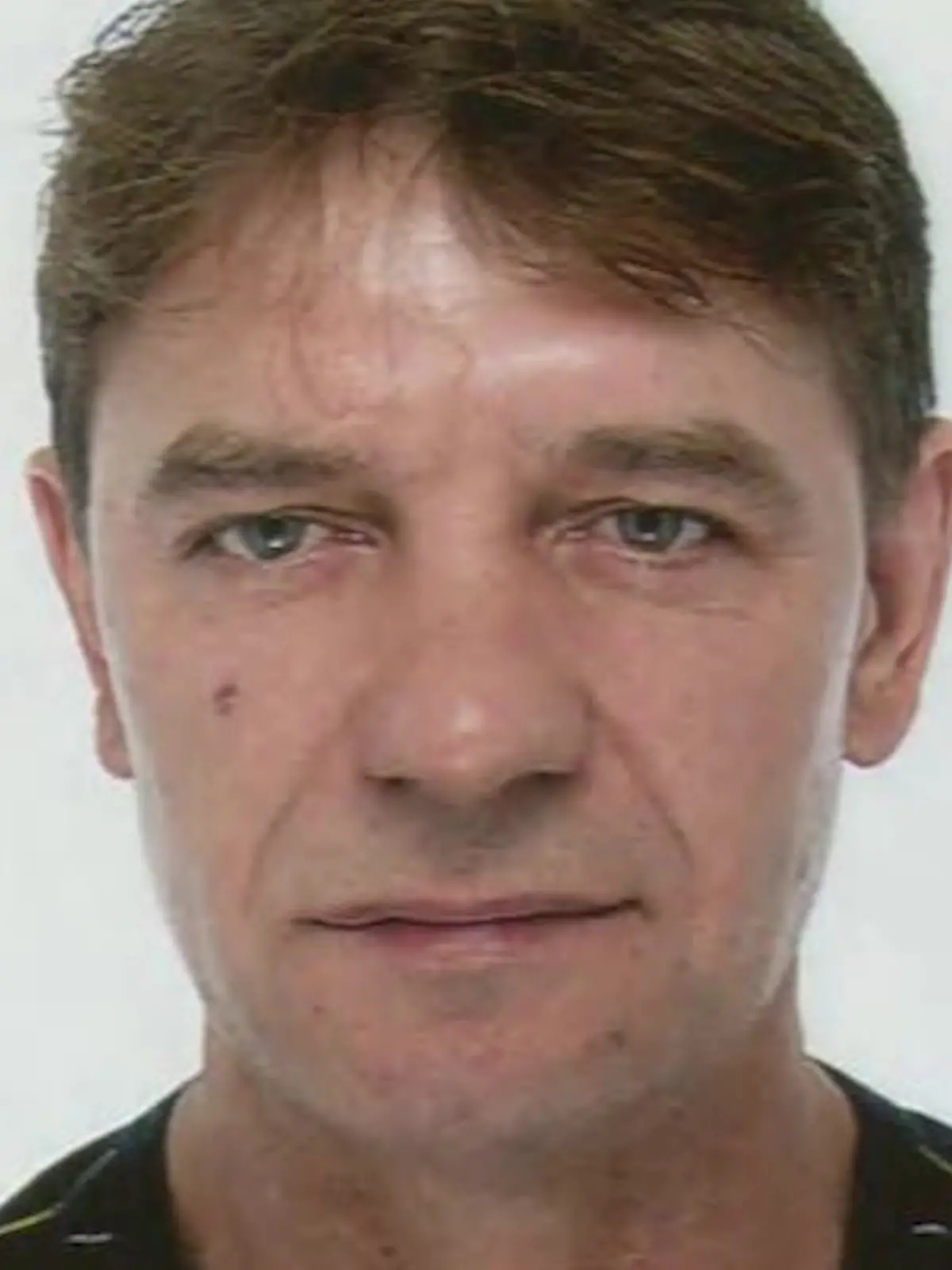 Mit diesem Foto fahndet die Polizei nach dem mutmaßlichen Dreifachmörder Alexander Meisner.