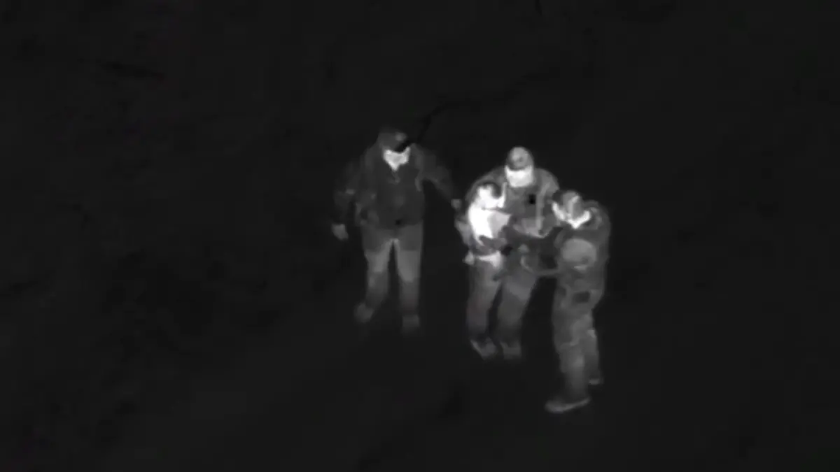 Die Polizisten suchten mit einem Hubschrauber nach dem Kind – mit Erfolg!