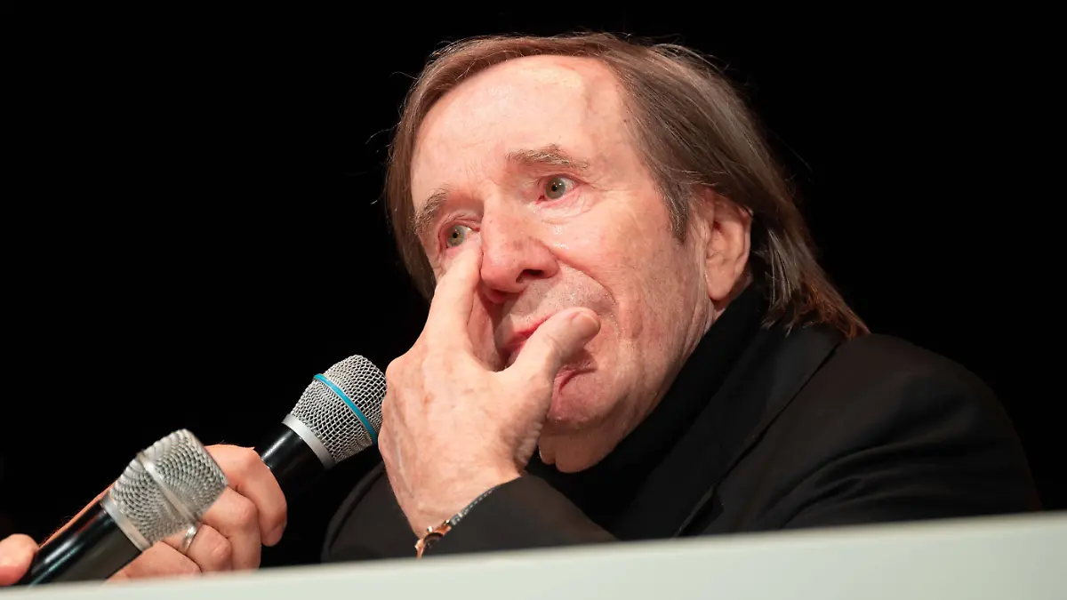 Günter Netzer tief bewegt