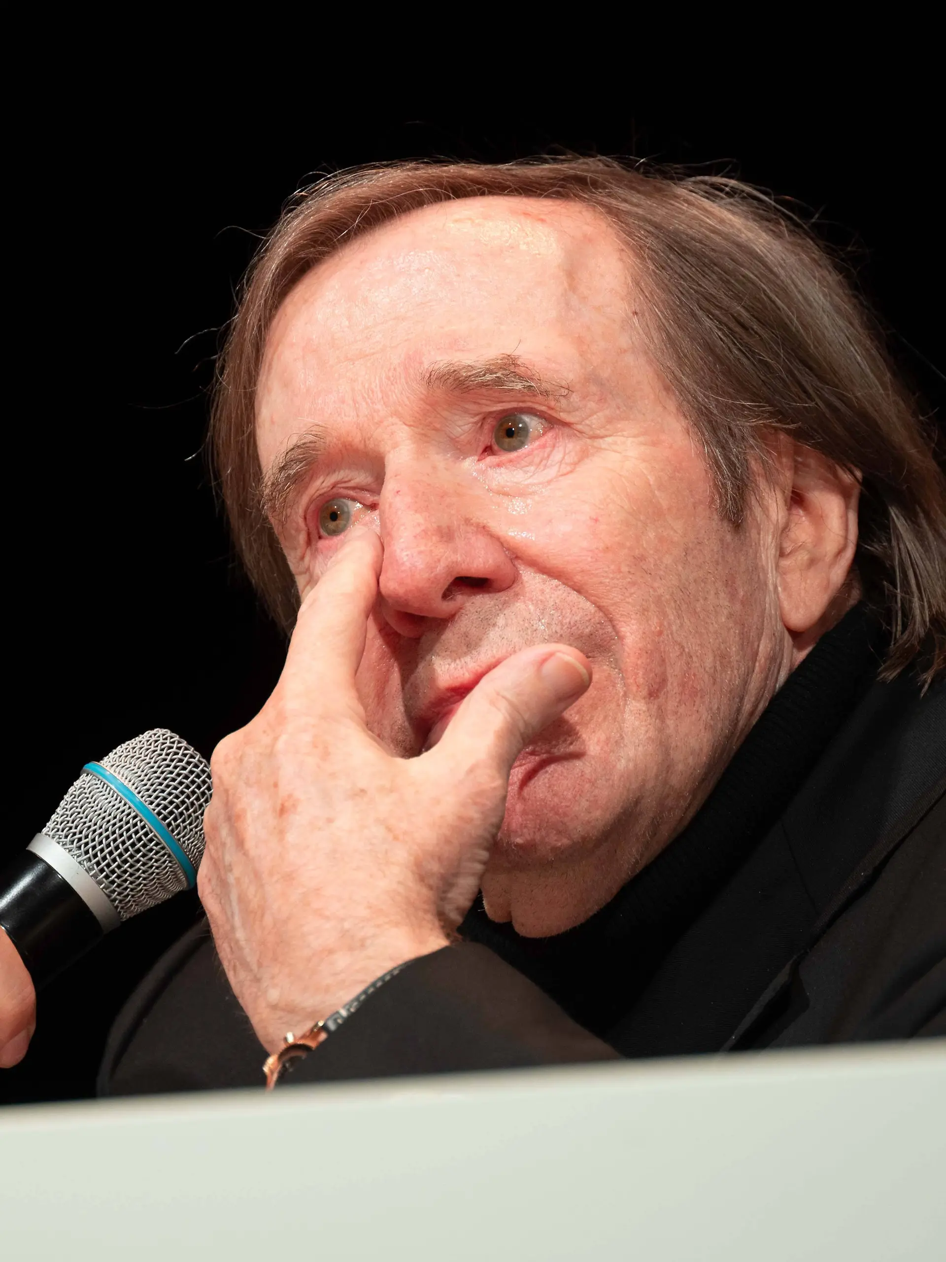 Günter Netzer tief bewegt