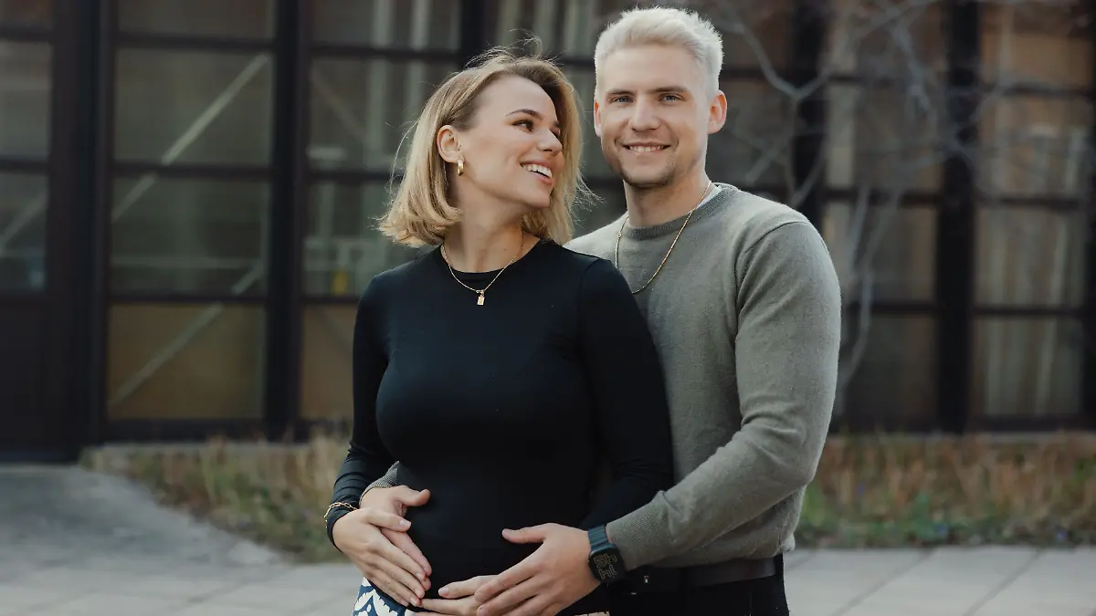 Lennart Borchert und seine Freundin Louisa bekommen ein Baby