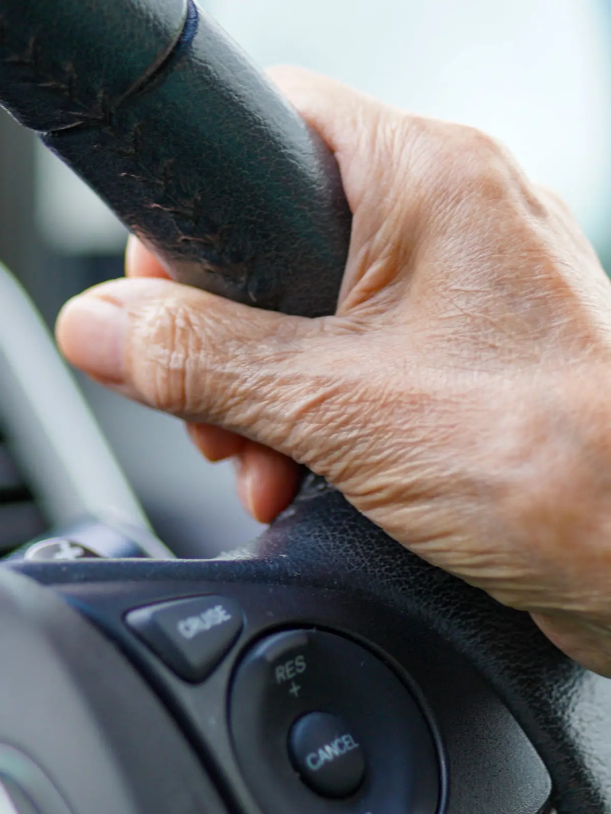 Bild zu: "22-Jähriger hält alte Frau (78) tagelang in Auto gefangen"