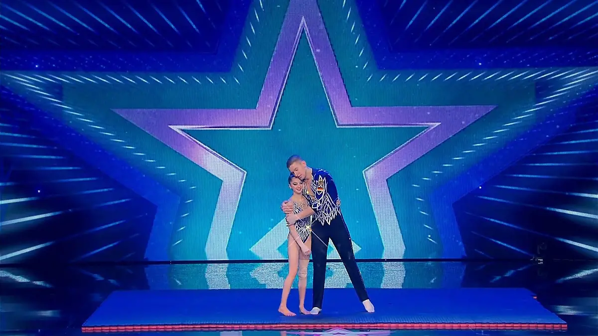Daniel und Diana faszinieren mit Akrobatik-Show Perfekter Auftritt