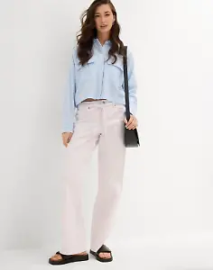 Weiße Jeans mit weitem Bein