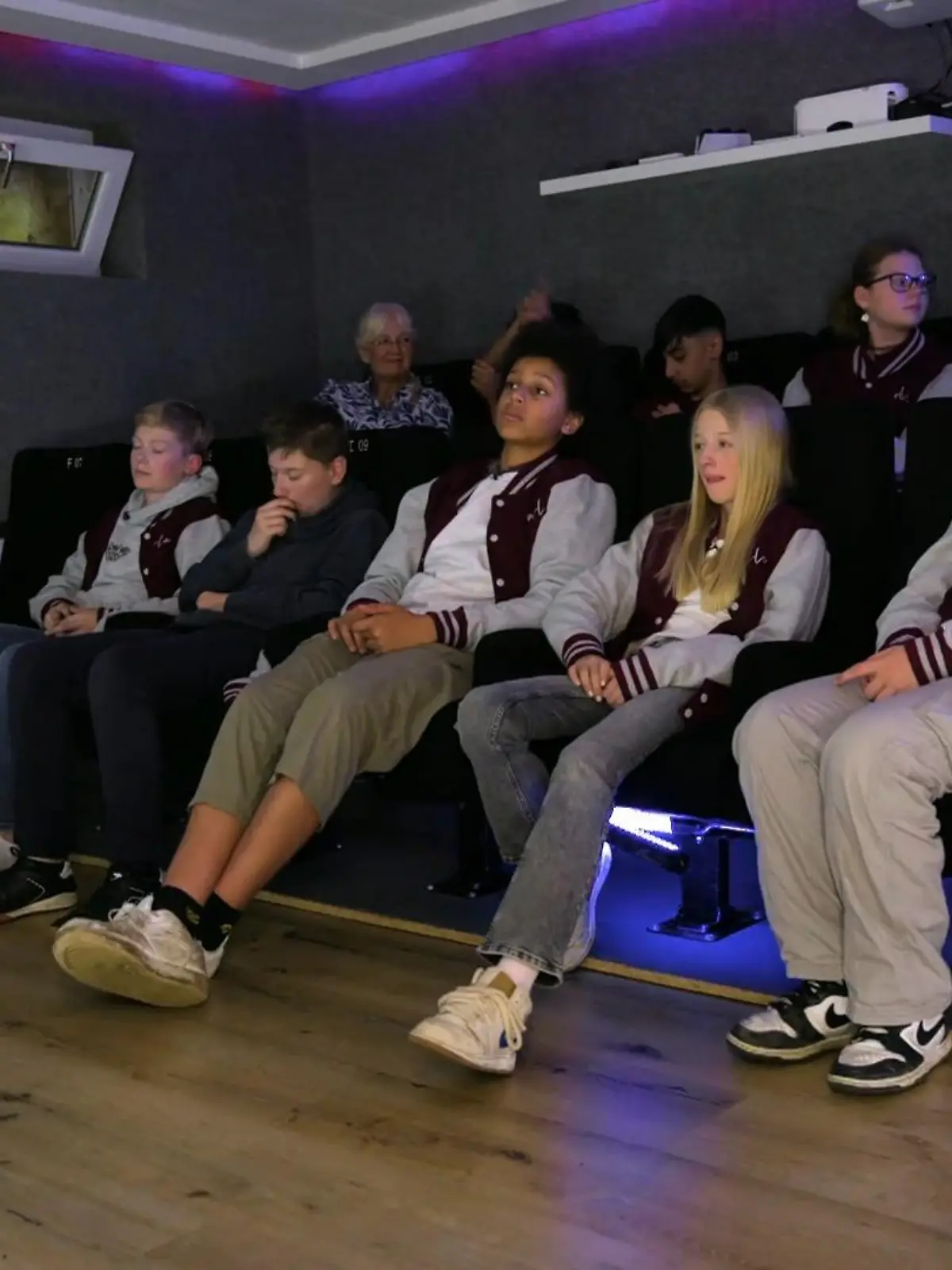 Bild zu: "Jens Franzen spricht mit den Teenies über Mobbing"