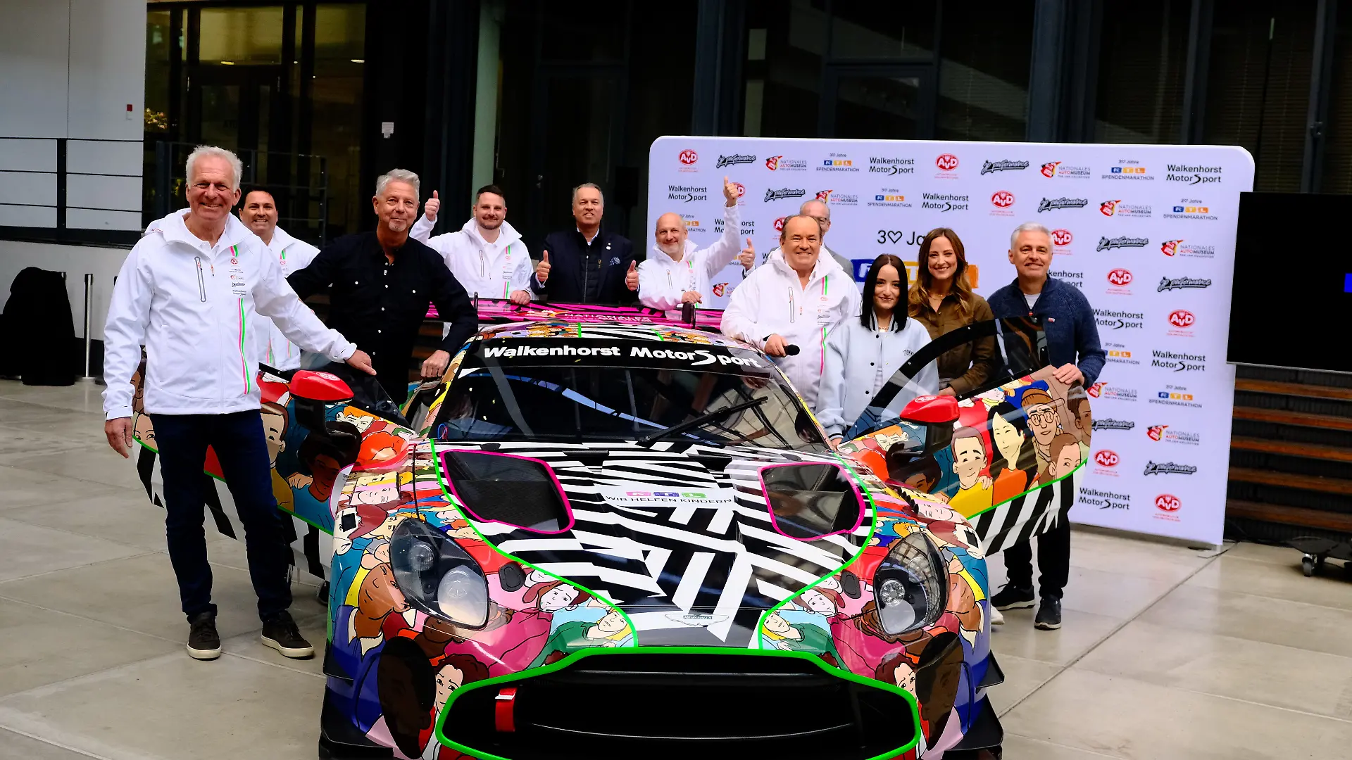 Wir helfen Kindern: Aston Martin Vantage GT3 wird für den guten Zweck verziert