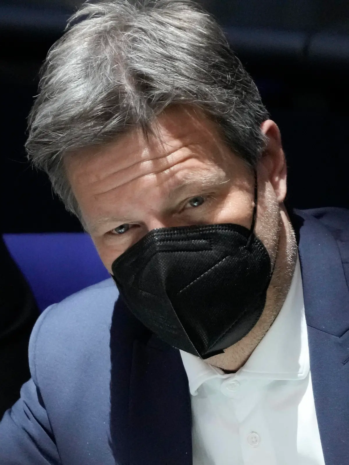  Deutscher Bundestag, 25. Plenarsitzung, Haushaltsdebatte Aktuell,24.03.2022 Berlin, Wirtschafts- und Klimaminister Robert Habeck Gruene im Portrait auf der Regierungsbank bei der Haushaltsdebatte zur Wirtschaft und Klimaschutz bei der 25. Sitzung des Deutschen Bundestag in Berlin Berlin Berlin Deutschland *** German Bundestag, 25 plenary session, budget debate Current,24 03 2022 Berlin, economy and climate minister Robert Habeck Gruene in portrait on the government bench during the budget debate on the economy and climate protection at the 25 session of the German Bundestag in Berlin Berlin Germany