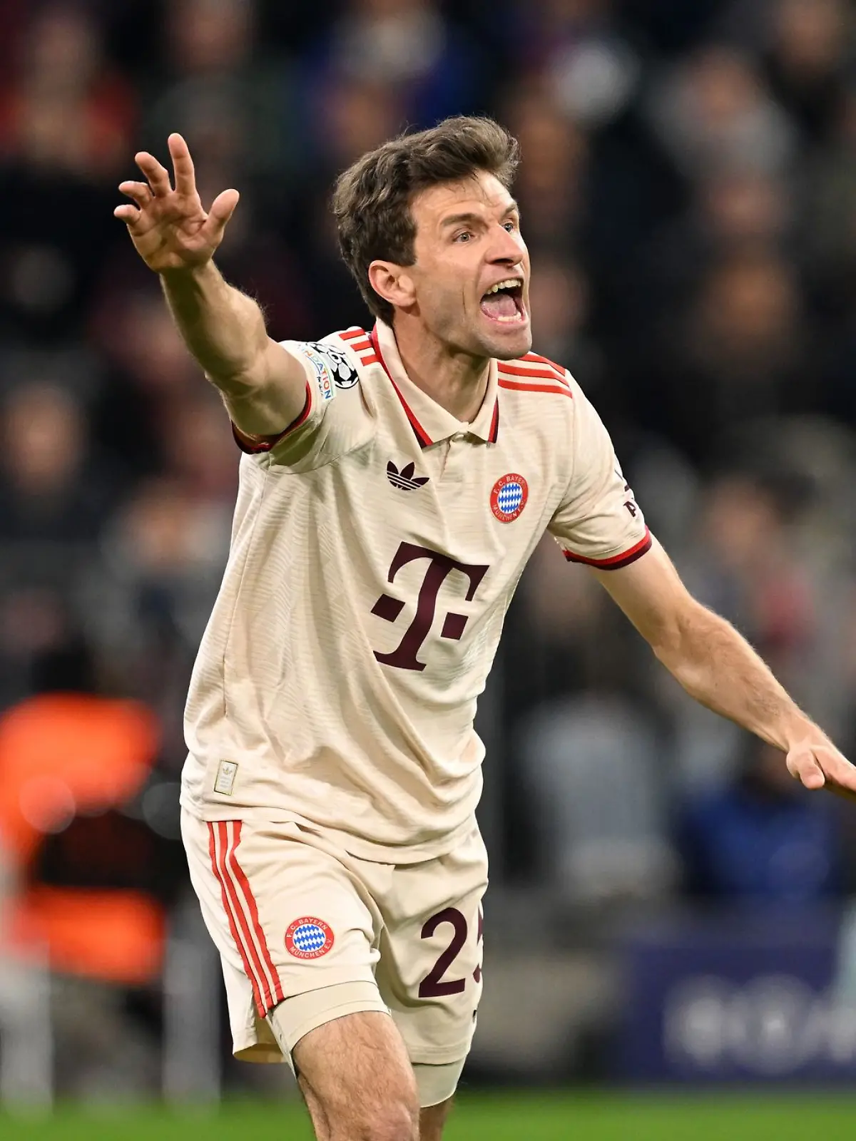 Bild zu: "Torschütze Müller reagiert gereizt auf Bayern-Niederlage"