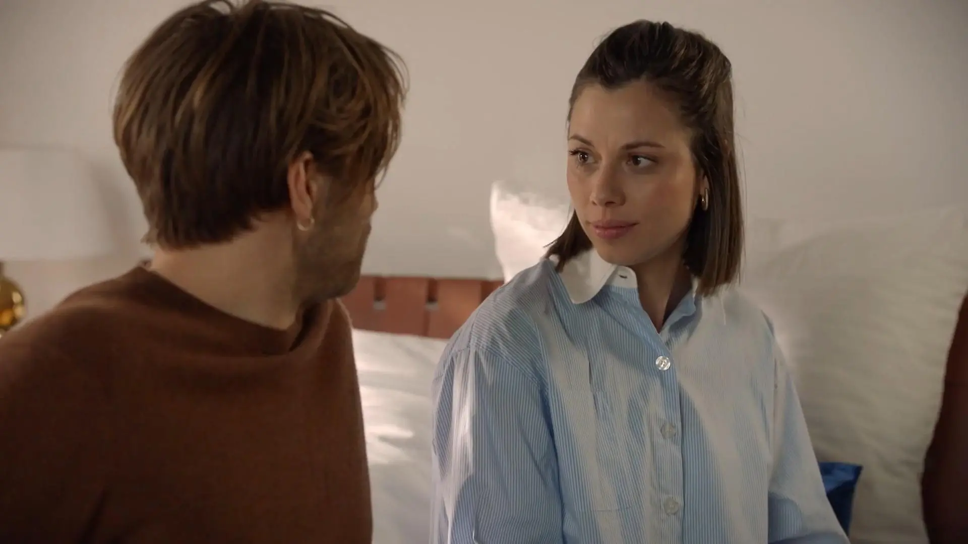Matilda behauptet, sie habe kein Herzklopfen GZSZ-Folge 8255 vom 17. April 2025 im TV
