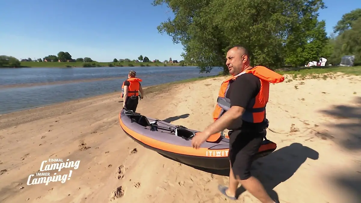 Ali und Daniela zieht es aufs Wasser Kanu-Abenteuer am Elbstrand