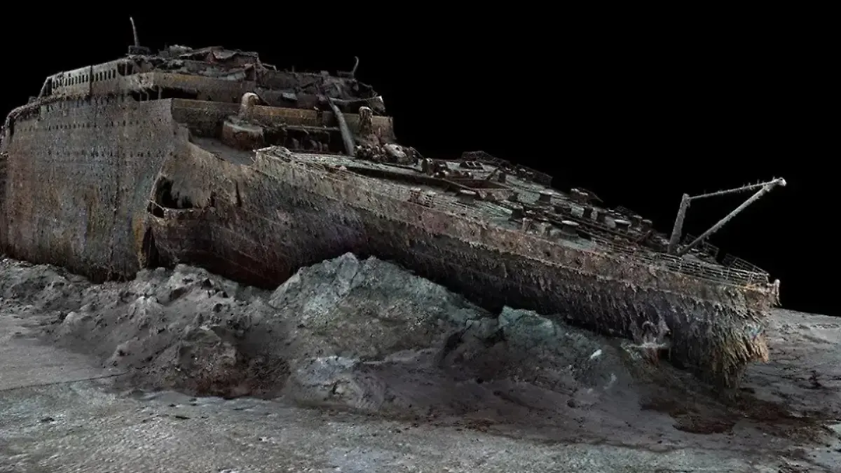 Scans zeigen die Titanic, die nach einem Zusammenstoß mit einem Eisberg gesunken ist