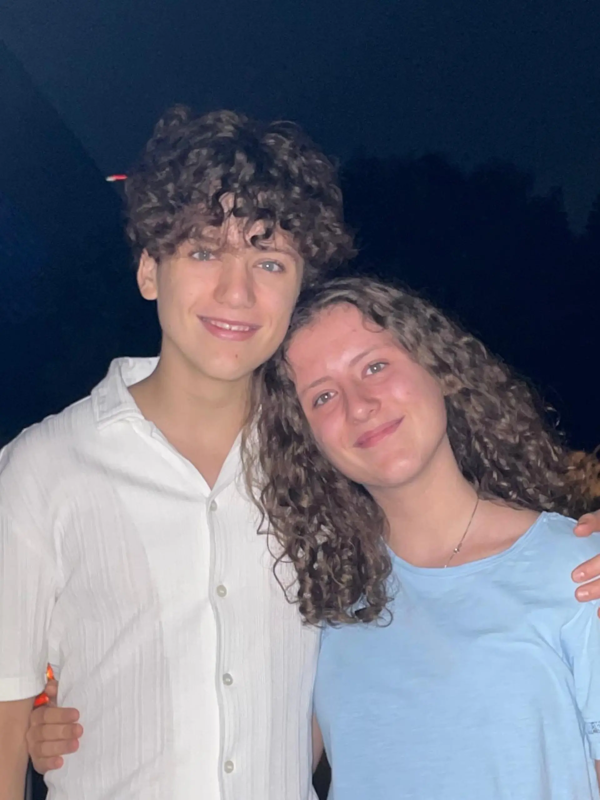 Die Zwillinge Raphaela und Elias brauchen dringend Unterstützung