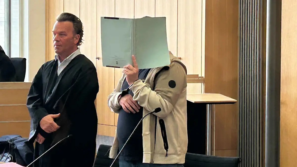 Der Angeklagte Tobias H. entschuldigt sich heute bei seinem ehemaligen Chef: „Ich kann es nicht rückgängig machen, aber ich hoffe, dass es dir bald wieder besser geht.“