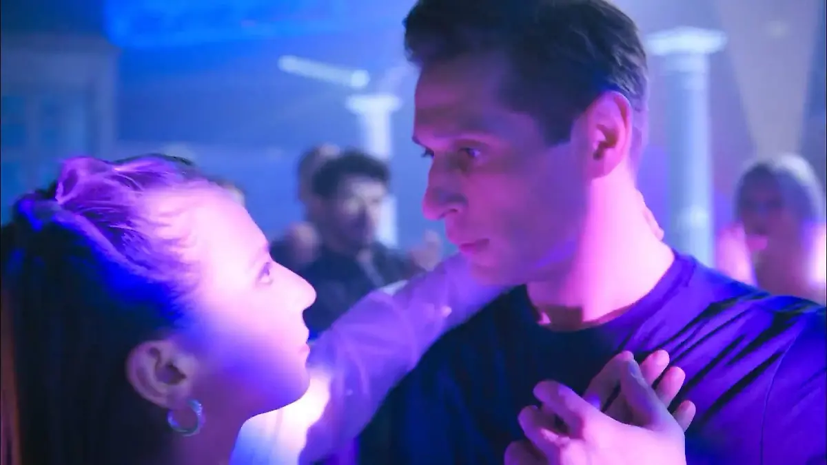 Charlie und Deniz sind wie elektrisiert AWZ-Folge vom 22.04.25 auf RTL+