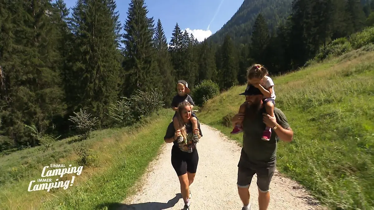 Jules, Max und die Kinder erkunden die Klamm Endlich gutes Wetter