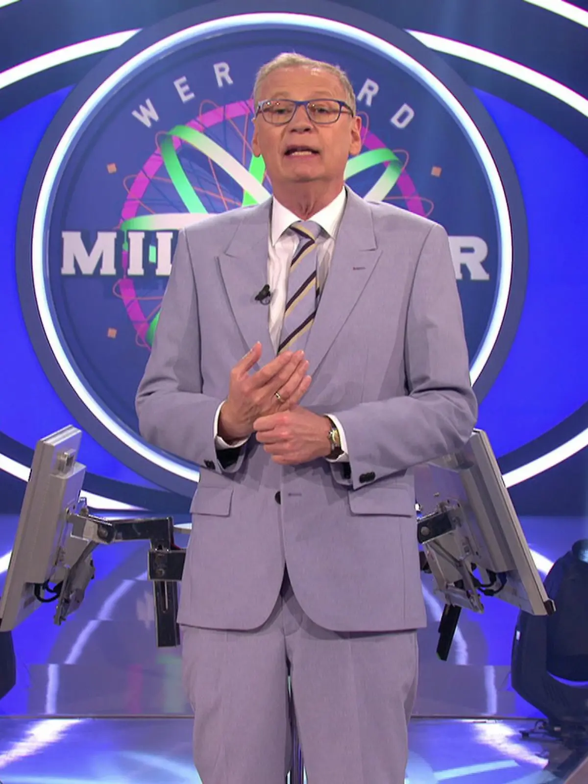 „Wer wird Millionär?”-Moderator Günther Jauch (r.) mit Überhangkandidat Andy Sischka