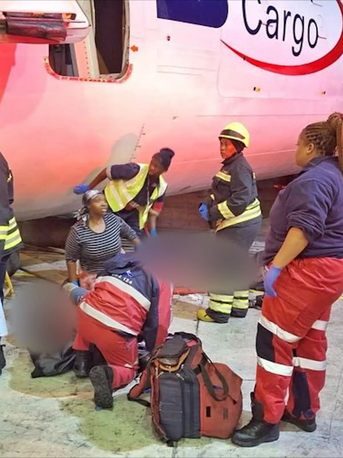 Das Flugzeug war in einem Hangar aufgebockt – dann ging etwas schief.