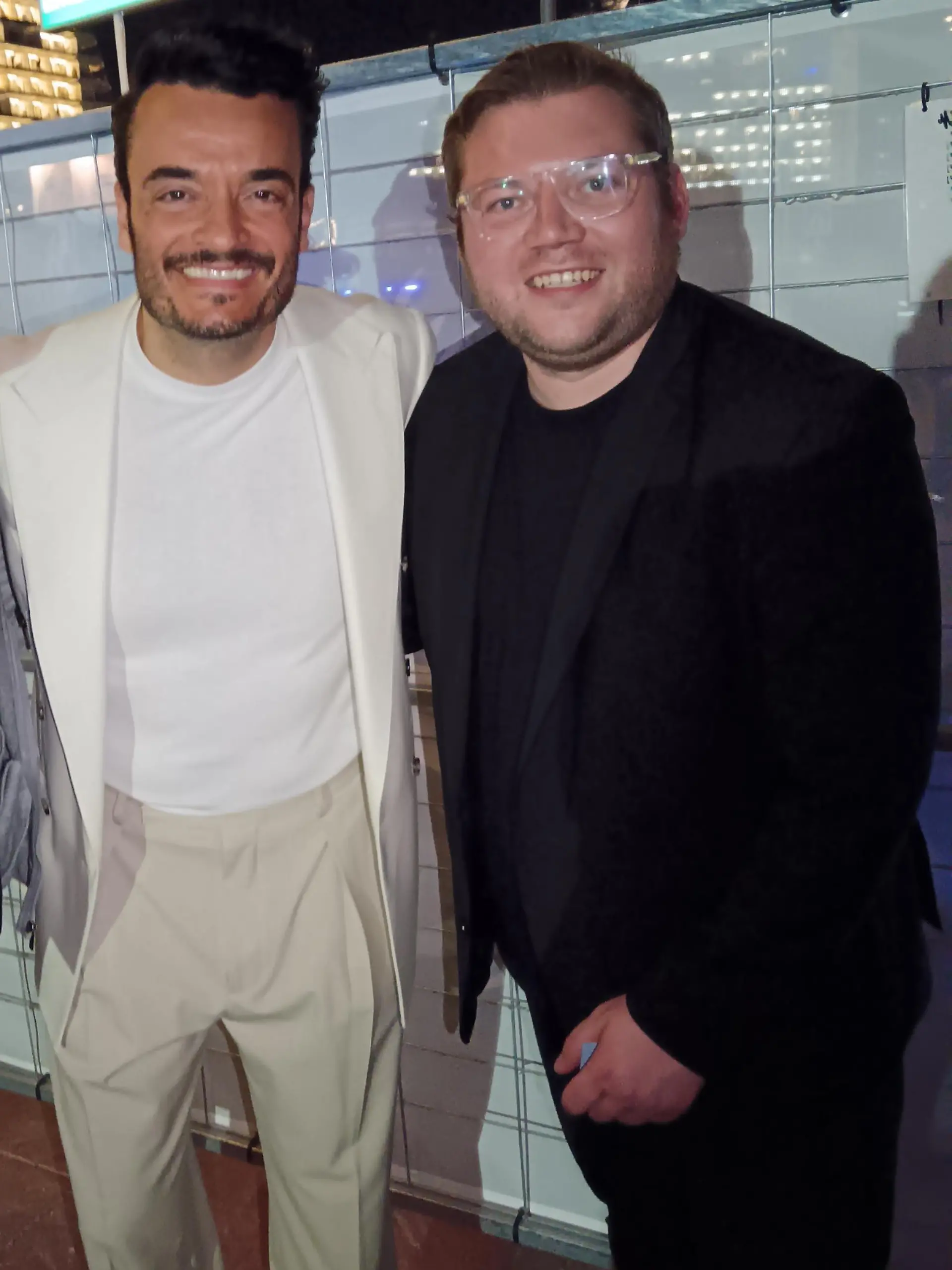 Bild zu: "Giovanni Zarrella macht seinem Idol Robbie Williams Liebeserklärung"