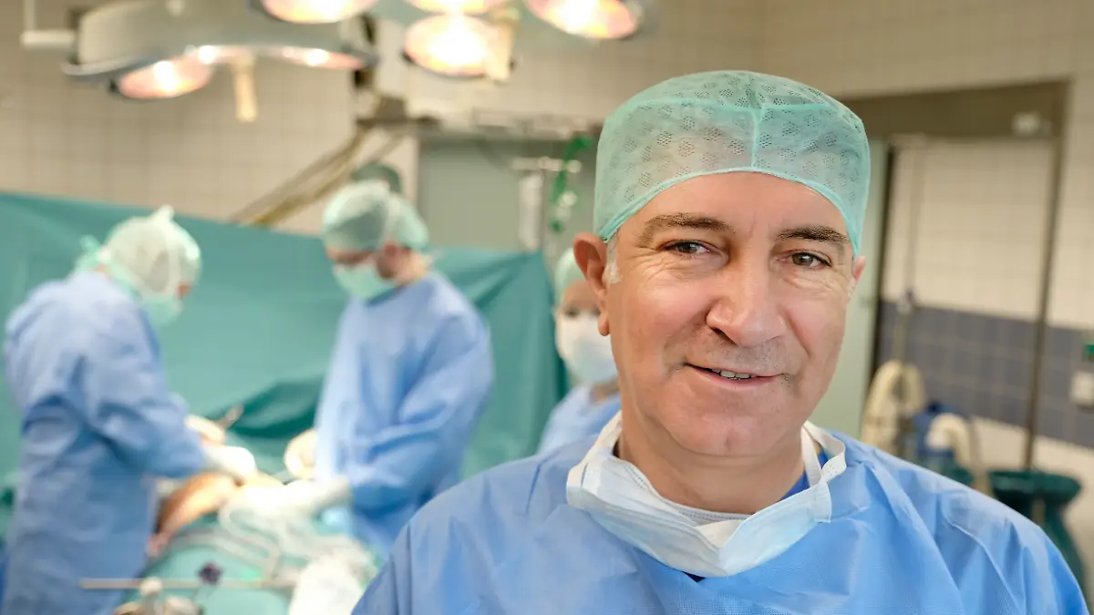 Prof. Dr. med. Hüseyin Bektas, Chefarzt am Klinikum Bremen-Mitte