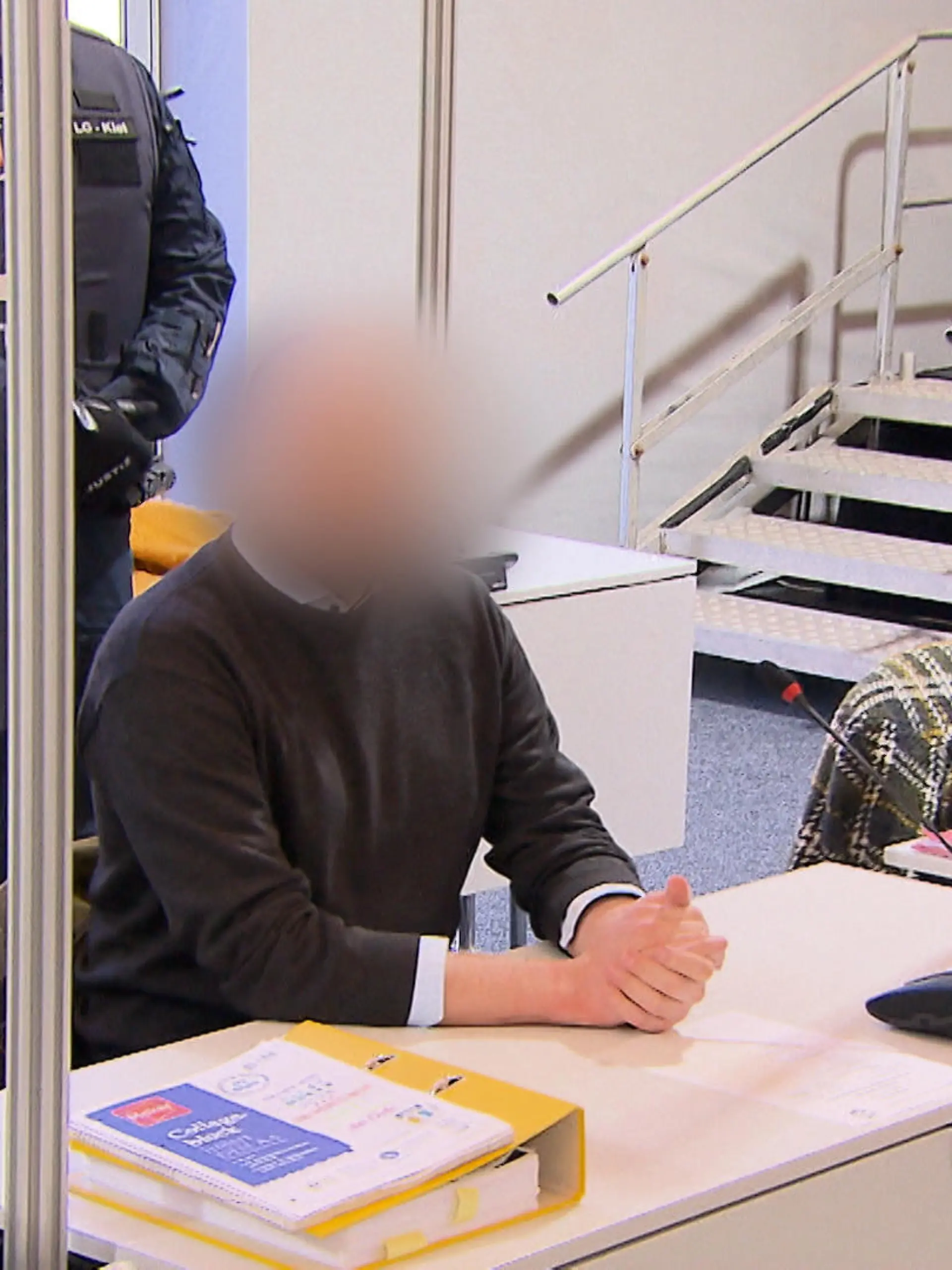 Der Angeklagte Zahnarzt Hartmut F. aus Westensee am voraussichtlich letzten Prozesstag vor dem Urteil.