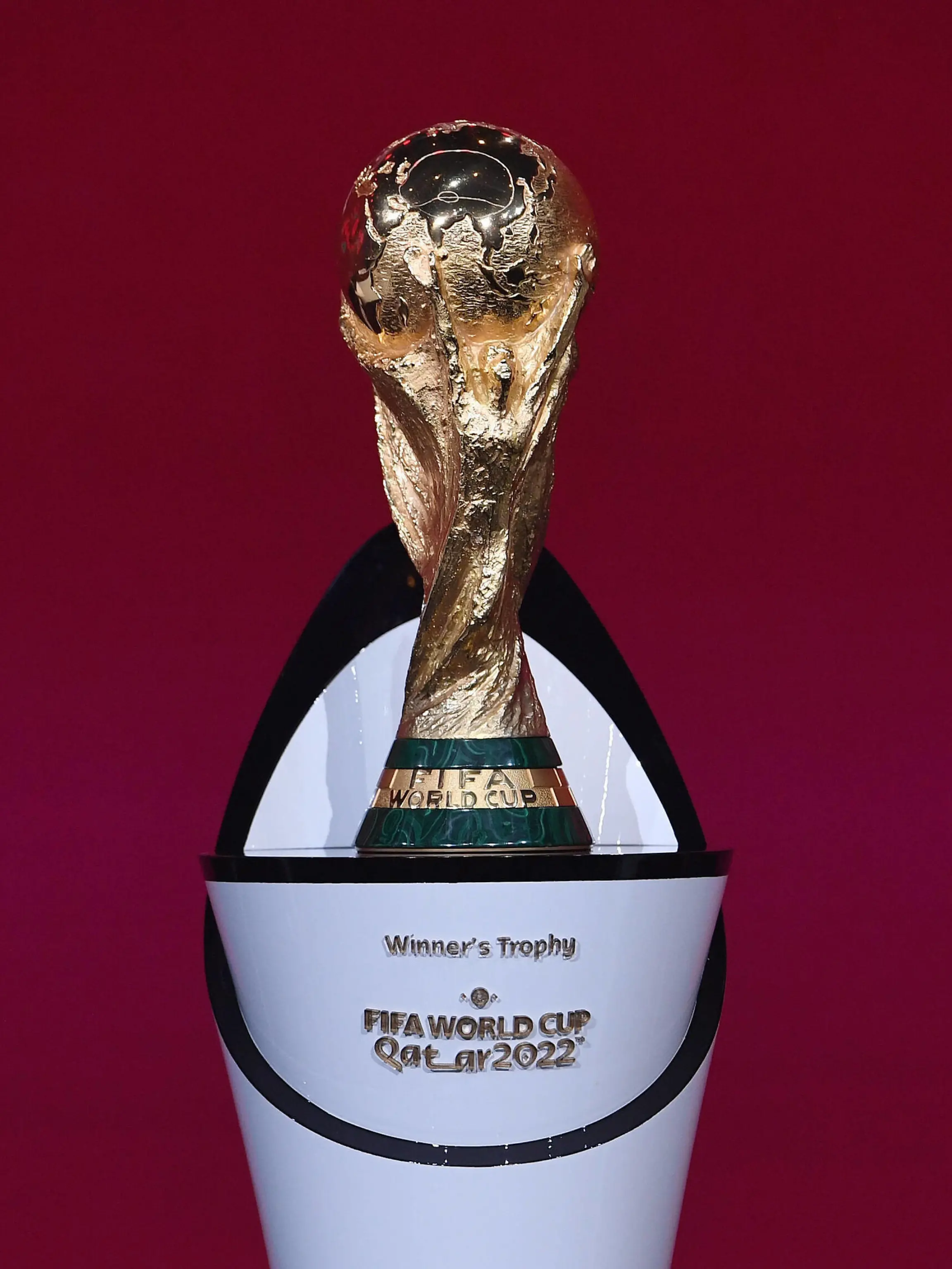  Fussball International 07.12.2020 UEFA-Vorrundenauslosung fuer die FIFA Fussball-Weltmeisterschaft Katar 2022 im Hallenstadion in Zuerich, WM Pokal *** Football International 07 12 2020 UEFA Preliminary Draw for the FIFA World Cup Qatar 2022 at the Hallenstadion in Zurich, World Cup
