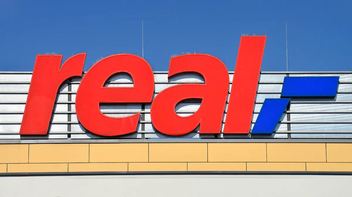 Real Markt, Neukoelln, Berlin, Deutschland