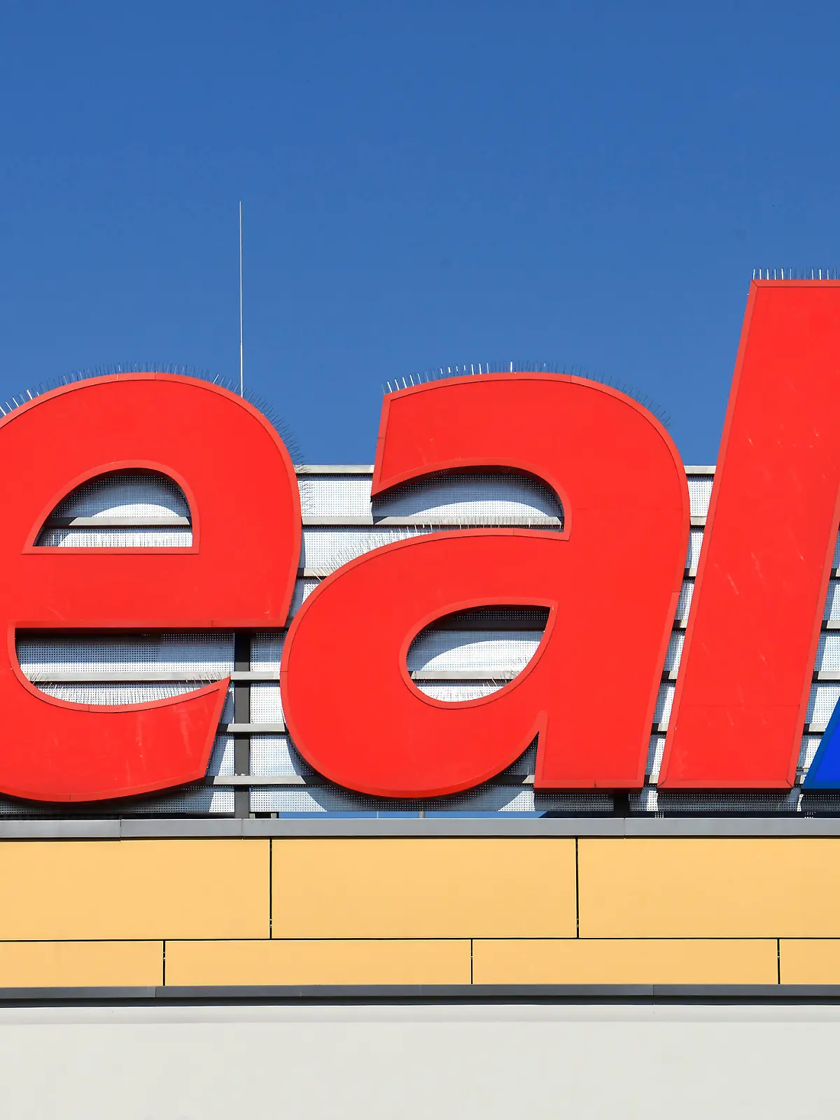 Real Markt, Neukoelln, Berlin, Deutschland