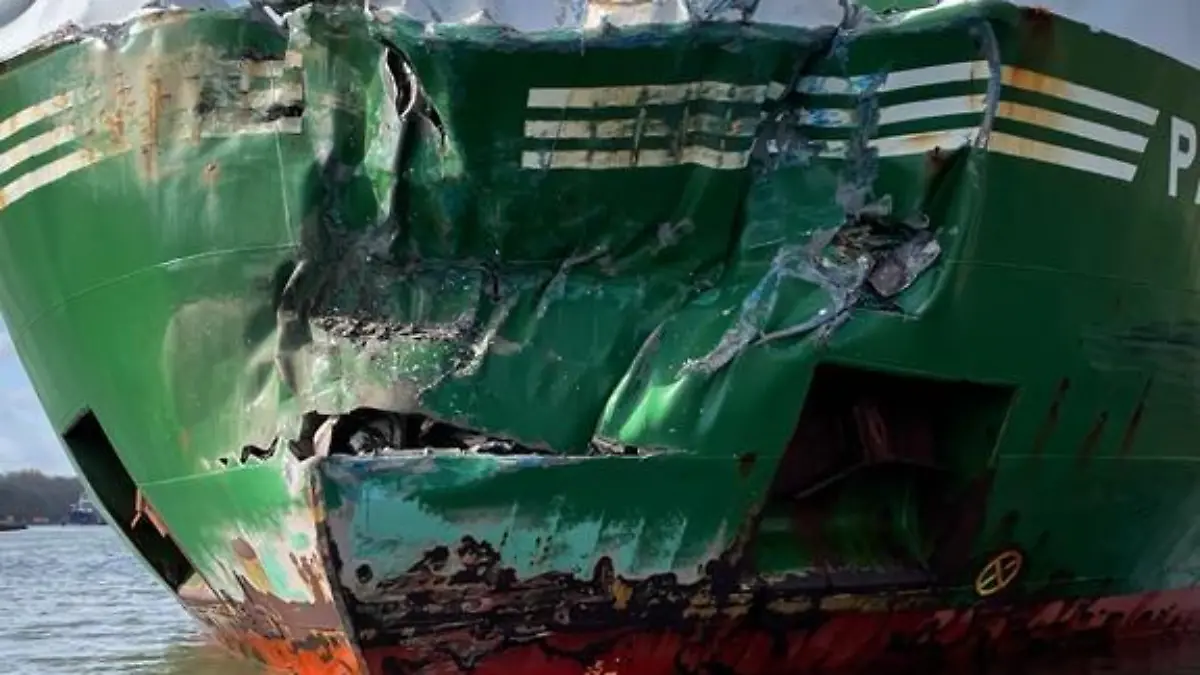 Auch das Schiff "Paivi" aus Limassol ist schwer beschädigt.