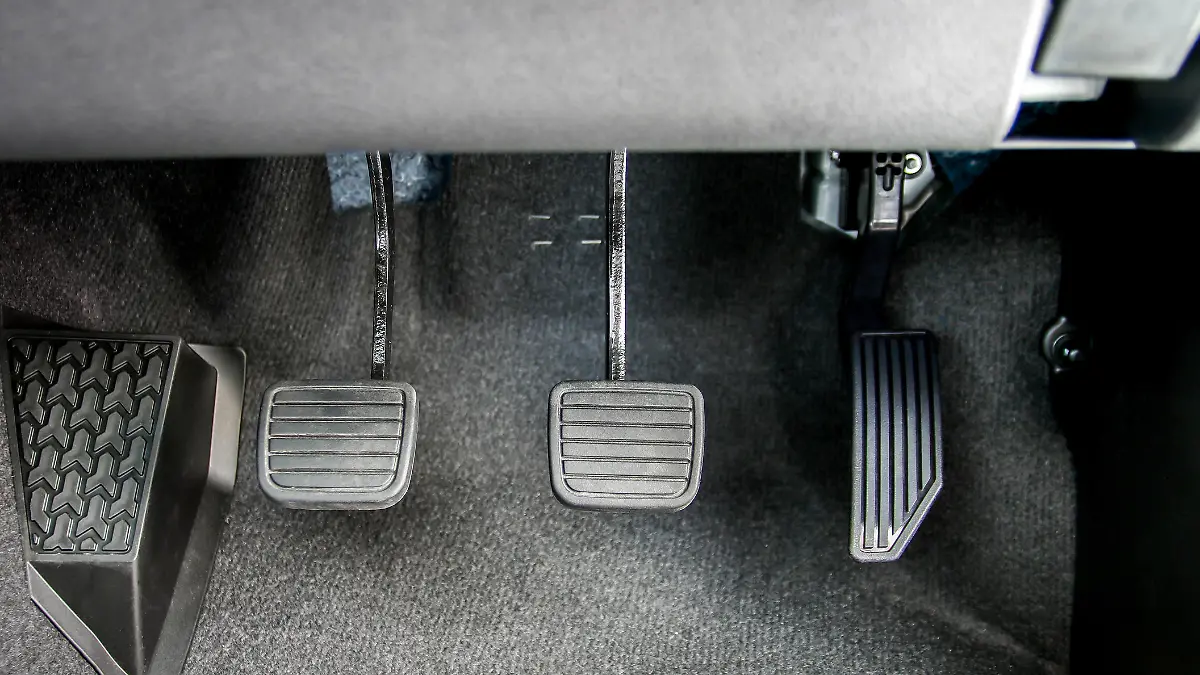 Kupplung, Bremse, Gas im Auto