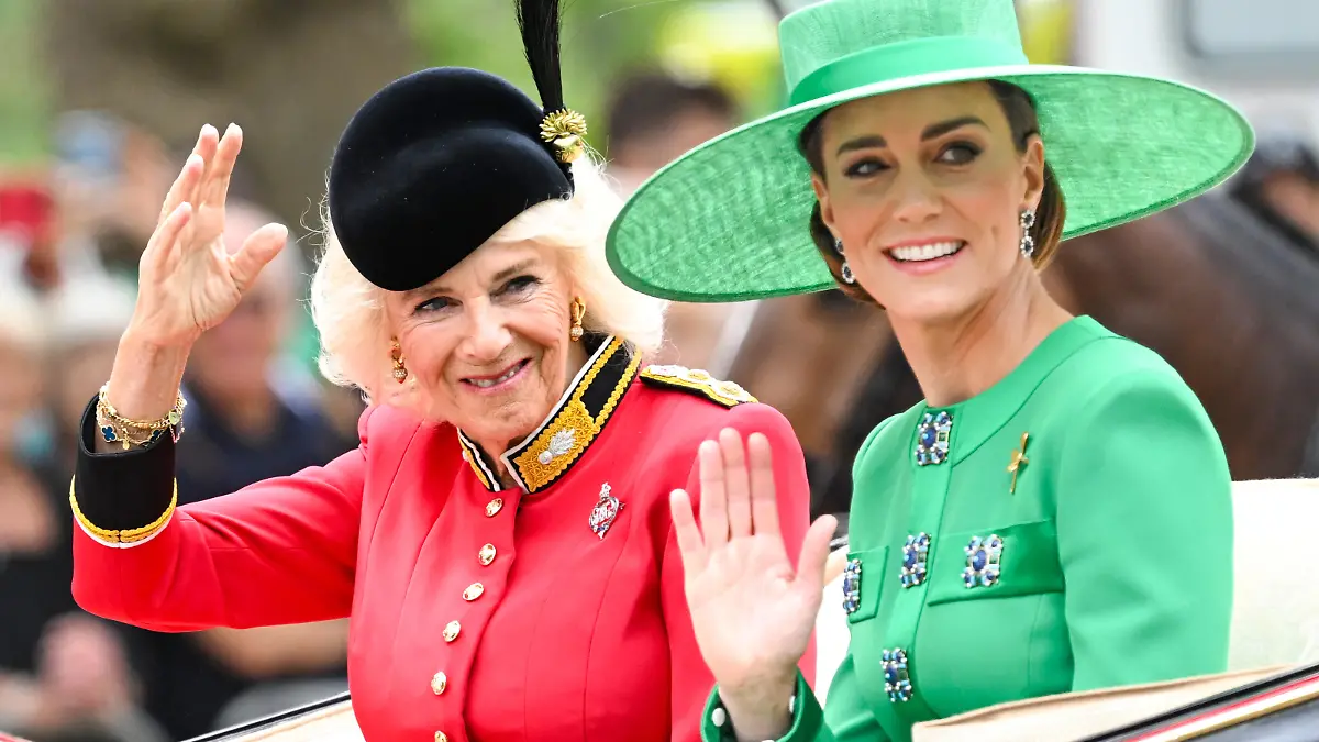 British Royal Family arrive at the 2023 Trooping Of The Colour in London.
Pictured: Queen Camilla,Catherine,Princess of Wales
Ref: SPL8068989 170623 NON-EXCLUSIVE
Picture by: Zak Hussein / SplashNews.com


World Rights
