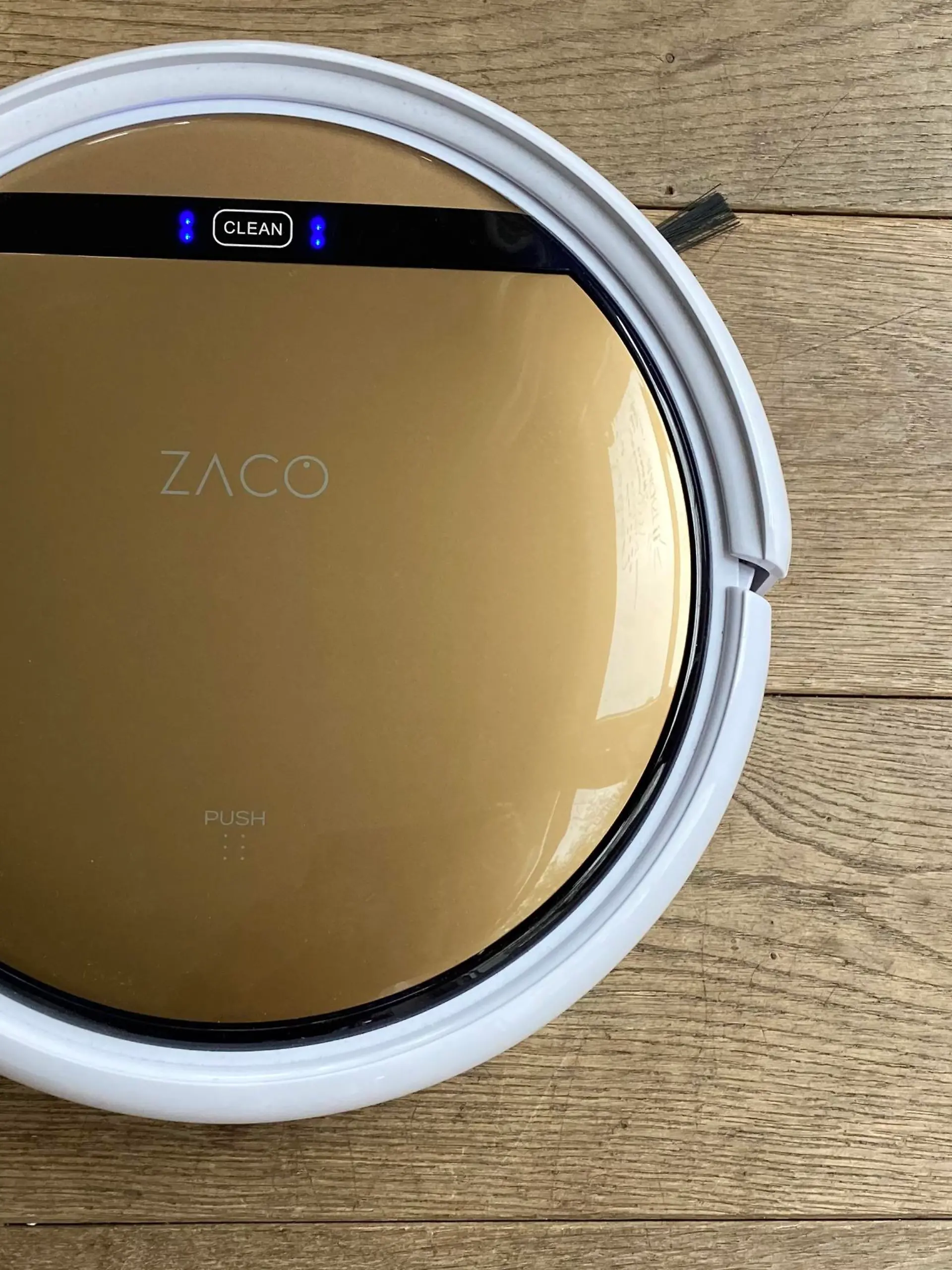 Saug- und Wischroboter Zaco V5x - sein Alleinstellungsmerkmal: der goldene Deckel