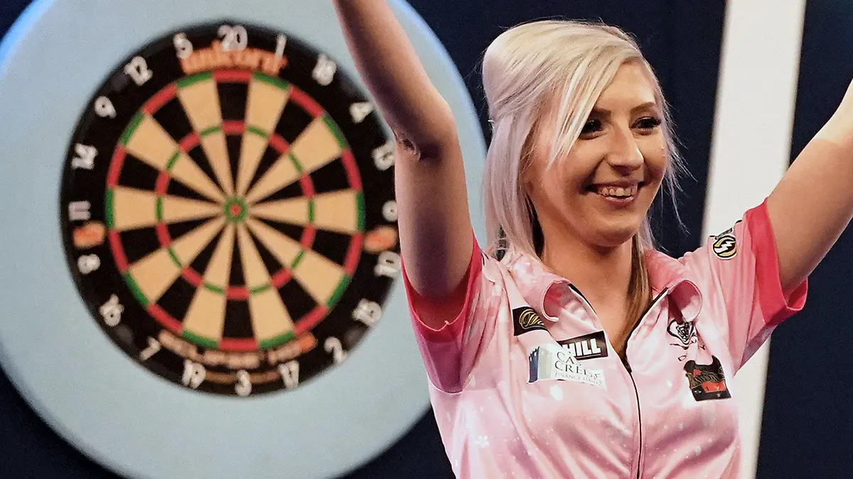 ARCHIV - 27.12.2019, Großbritannien, London: Darts: WM, 3. Runde und Achtelfinale, Sherrock (Großbritannien) - Dobey (Großbritannien). Diesmal warf Sherrock einen Neun-Darter vor TV-Kameras. (zu dpa: «Sherrock schreibt erneut Geschichte: Neun-Darter vor TV-Kamera») Foto: Tess Derry/PA Wire/dpa +++ dpa-Bildfunk +++