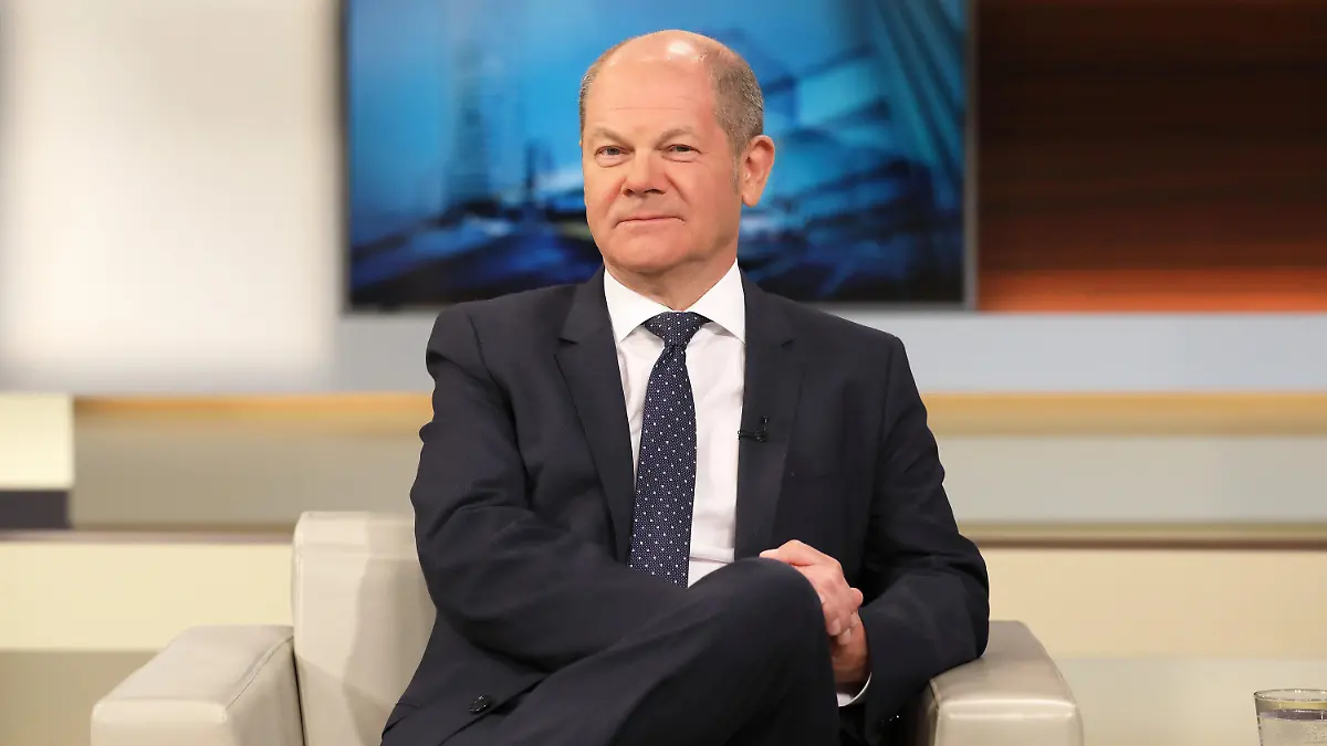 Olaf Scholz (Vizekanzler und Bundesminister der Finanzen, SPD) in der ARD-Talkshow ANNE WILL am 05.04.2020 in Berlin Thema der Sendung: Zwei Wochen Ausnahmezustand  wo steht Deutschland im Kampf gegen Corona?