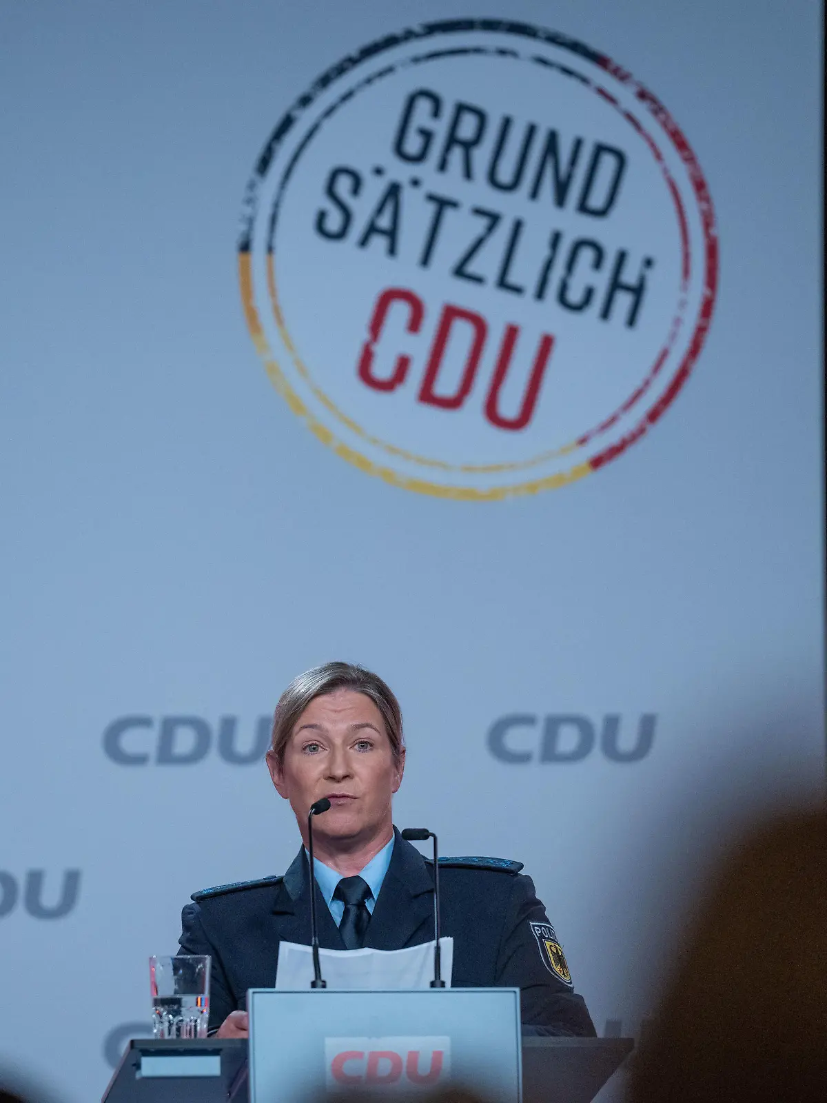 17.06.2023, Berlin: Claudia Pechstein, Olympiasiegerin im Eissschnelllauf, spricht beim CDU-Grundsatzkonvent. Das neue Grundsatzprogramm soll bei einem Bundesparteitag Anfang Mai 2024 verabschiedet werden. Der Konvent gehört zum Prozess zur Erarbeitung des Programmes. Foto: Michael Kappeler/dpa +++ dpa-Bildfunk +++