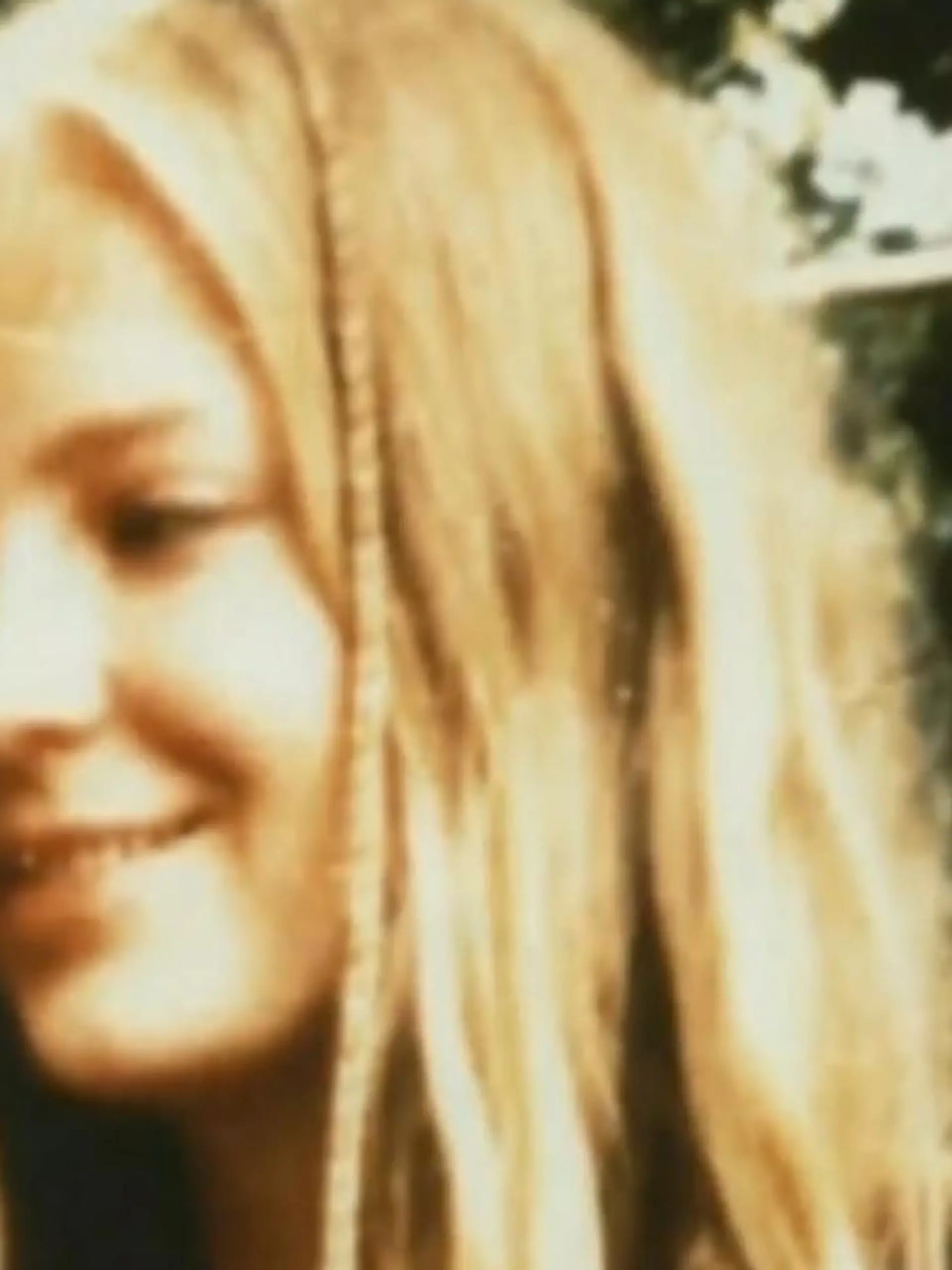 Klärt sich nach mehr als einem Vierteljahrhundert das Schicksal der seit 1995 vermissten Münchnerin Sonja Engelbrecht endlich? Ein Waldarbeiter hat in einem Waldstück bei Kipfenberg im oberbayerischen Landkreis Eichstätt einen Oberschenkelknochen gefunden – er stammt von Sonja Engelbrecht. Dies teilte die Polizei München mit.