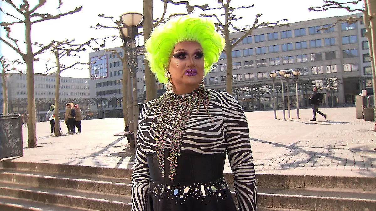 Dragqueen Electra Pain