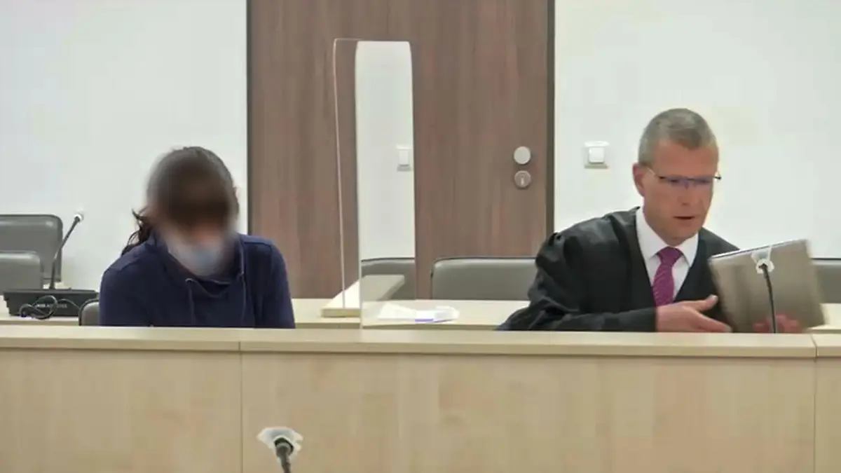 Franziska P. im Landgericht Jena. Sie soll soll ihr elf Monate altes Pflegekind Lena zu Tode geschüttelt haben.