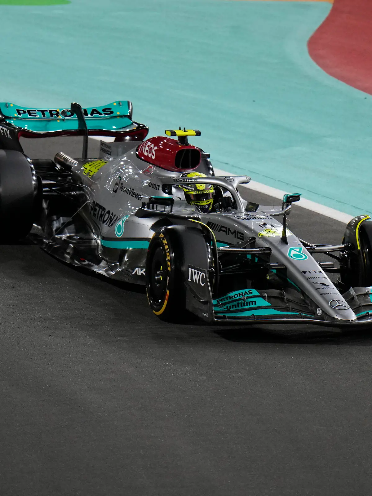 26.03.2022, Saudi-Arabien, Dschidda: Motorsport: Formel-1-Weltmeisterschaft, Grand Prix von Saudi-Arabien, Qualifying: Lewis Hamilton aus Großbritannien vom Team Mercedes in Aktion. Foto: Hassan Ammar/AP/dpa +++ dpa-Bildfunk +++