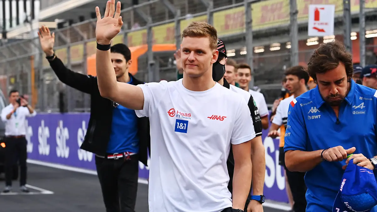 Formula 1 2022: Saudi Arabian GP JEDDAH STREET CIRCUIT, SAUDI ARABIA - MARCH 27: Mick Schumacher, Haas during the Saudi Arabian GP at Jeddah Street Circuit on Sunday March 27, 2022 in Jeddah, Saudi Arabia. Photo by Mark Sutton / Sutton Images Images PUBLICATIONxINxGERxSUIxAUTxHUNxONLY GP2202_140032MS1_3139