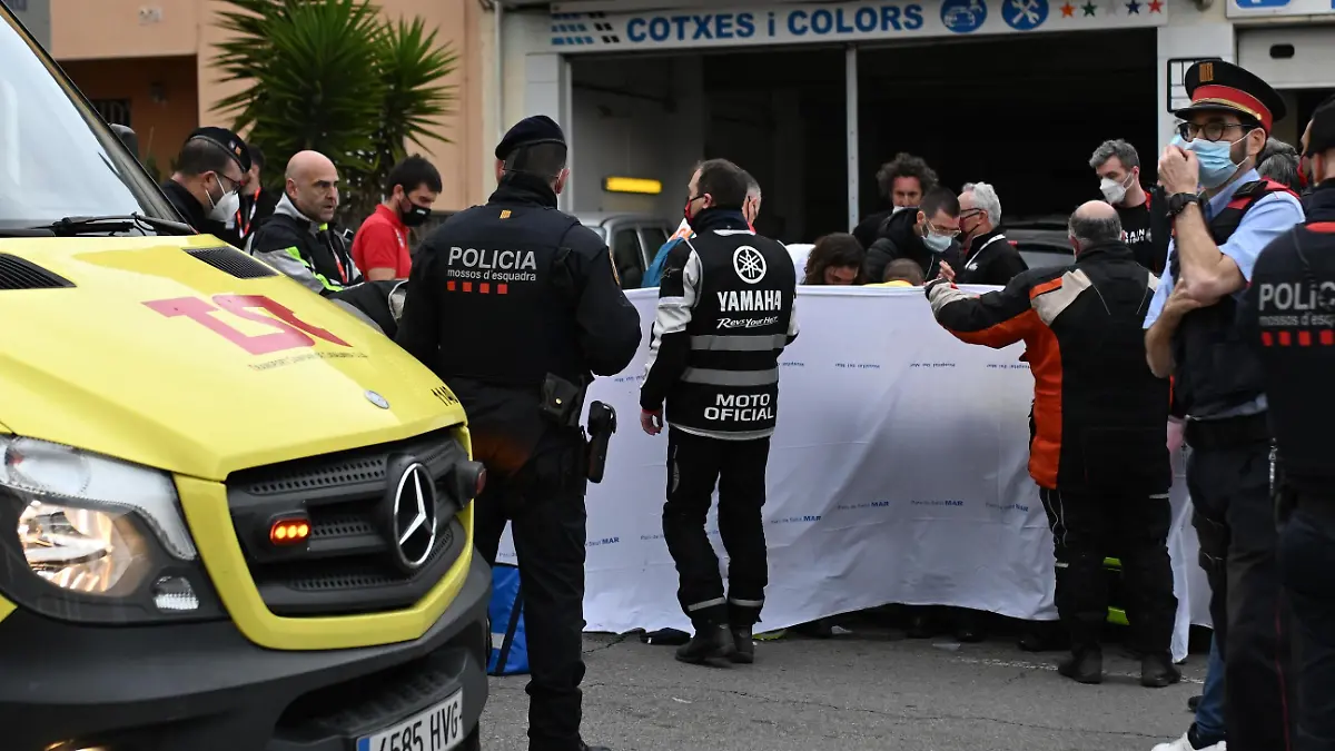 ROT // Hinter der Finishlinie erlitt der Zweitplatzierte Sonny Colbrelli (Italien / Team Bahrain - Victorious) einen Herzanfall und musste ins Krankenhaus gebracht werden - Katalonien-Rundfahrt 2022 - Katalonien Rundfahrt - 1. Etappe Sant Feliu de Gu?xols - Sant Feliu de Gu?xols - Katalonien-Rundfahrt - Katalonien Rundfahrt - ? Roth-Foto - Roth & Roth - Markus und Michael Roth - Rosenhof 15, 50226 Frechen - www.Roth-Foto.de - Weitere Fotos in der Bilddatenbank www.Roth-Foto.de NUR DEUTSCHLAND -