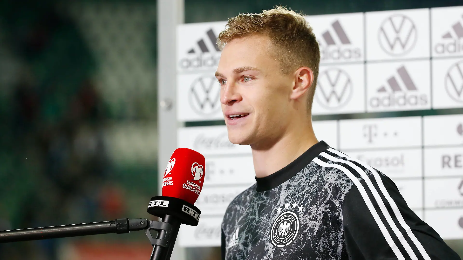 Foto Manuel Geisser 02.09.2021 St.Gallen : Kybunpark St. Gallen Saison 2021/2022 Herren Fussball WM Qualifikationsspiel Liechtenstein - Deutschland Joshua Kimmich Deutschland nach dem Spiel *** Photo Manuel Geisser 02 09 2021 St Gallen Kybunpark St Gallen Season 2021 2022 Men Football World Cup Qualifier Liechtenstein Germany Joshua Kimmich Germany after the match