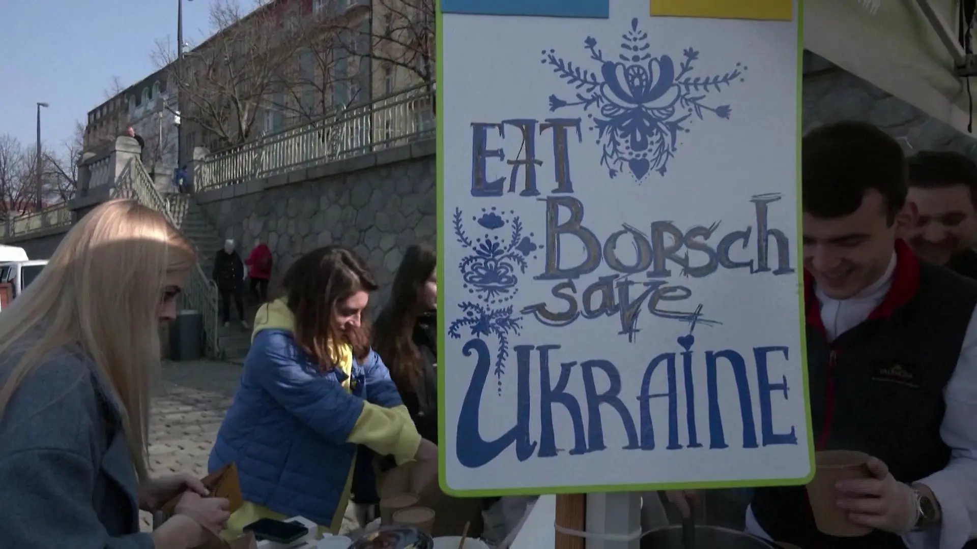 "Esst Borschtsch - rettet die Ukraine" - Aktion einer geflohenen ukrainischen Star-Köchin