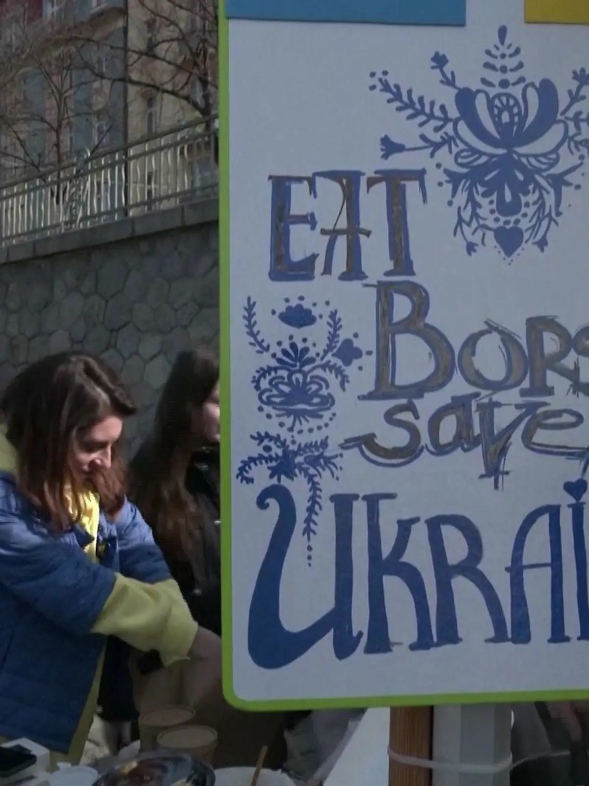 "Esst Borschtsch - rettet die Ukraine" - Aktion einer geflohenen ukrainischen Star-Köchin