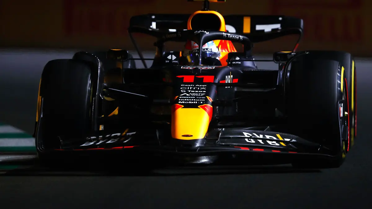  Formula 1 2022: Saudi Arabian GP JEDDAH STREET CIRCUIT, SAUDI ARABIA - MARCH 25: Sergio Perez, Red Bull Racing RB18 during the Saudi Arabian GP at Jeddah Street Circuit on Friday March 25, 2022 in Jeddah, Saudi Arabia. Photo by Carl Bingham / LAT Images Images PUBLICATIONxINxGERxSUIxAUTxHUNxONLY GP2202_191152_X4I6385
