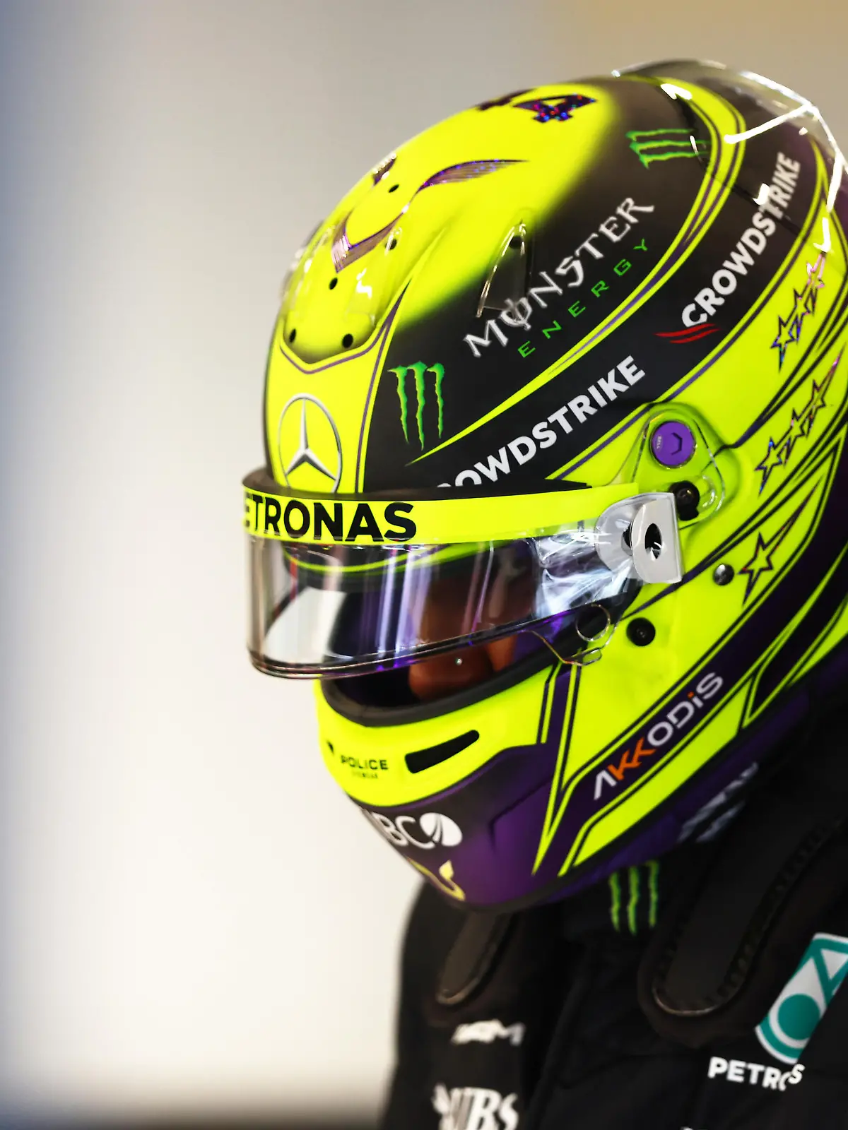 JEDDAH, SAUDI ARABIA - MARCH 26: Lewis Hamilton of Great Britain and Mercedes prepares to drive in the garage during final practice ahead of the F1 Grand Prix of Saudi Arabia at the Jeddah Corniche Circuit on March 26, 2022 in Jeddah, Saudi Arabia. (Photo by Lars Baron/Getty Images)