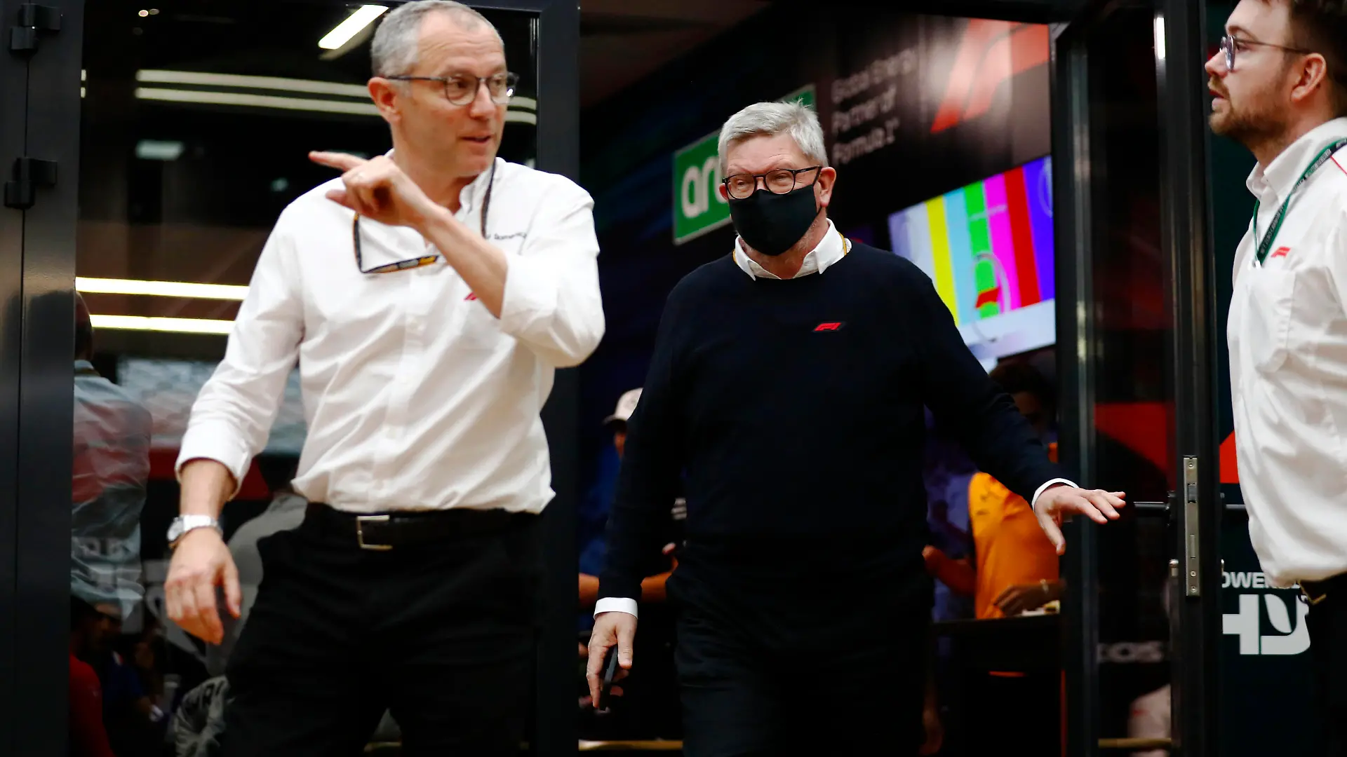 Formula 1 2022: Saudi Arabian GP JEDDAH STREET CIRCUIT, SAUDI ARABIA - MARCH 25: Stefano Domenicali, CEO, Formula 1, and Ross Brawn, Managing Director of Motorsports, FOM during the Saudi Arabian GP at Jeddah Street Circuit on Friday March 25, 2022 in Jeddah, Saudi Arabia. Photo by Sam Bloxham / LAT Images Images PUBLICATIONxINxGERxSUIxAUTxHUNxONLY GP2202_230636_W6I1346