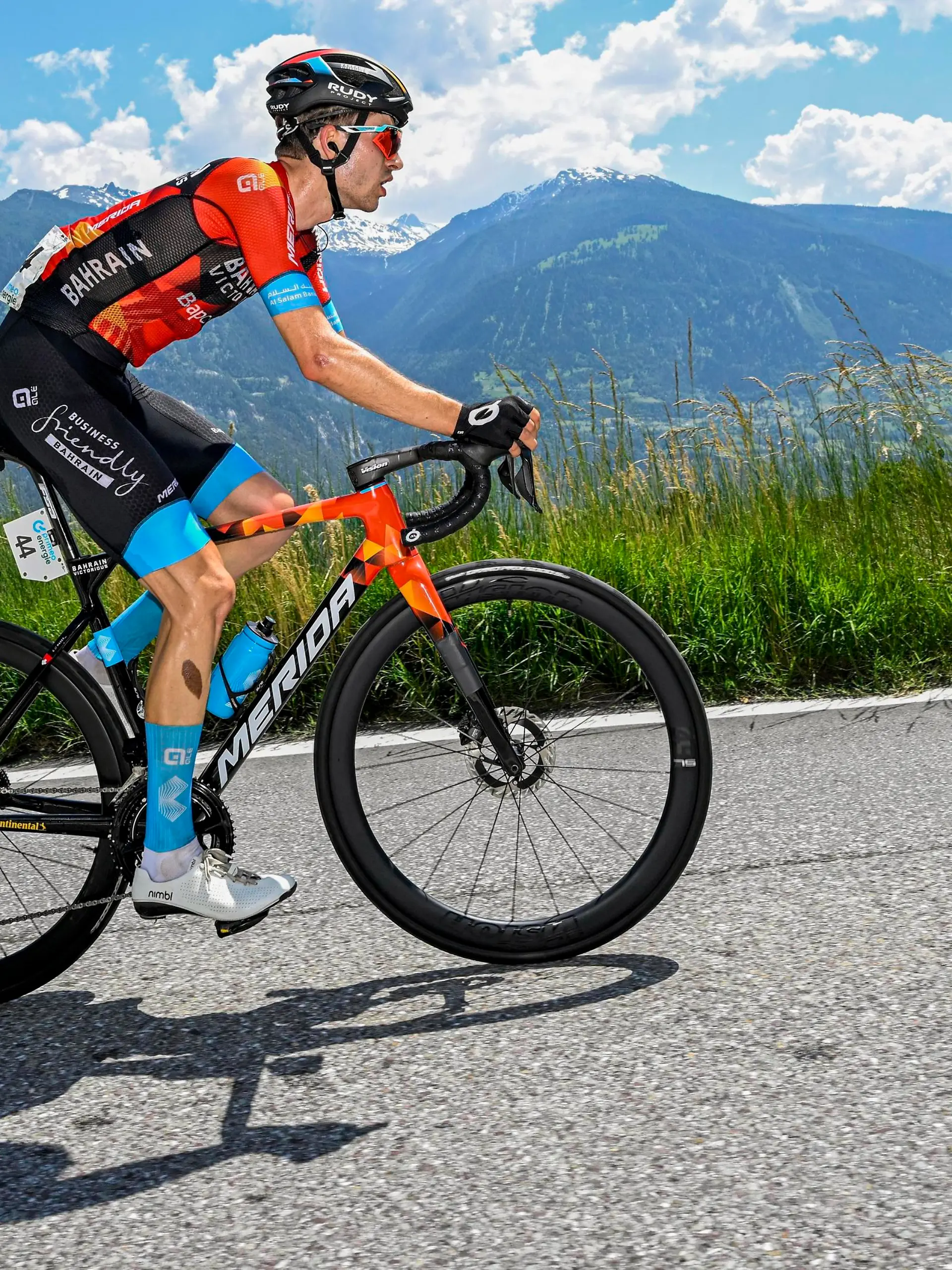 ROT // Gino Maeder (Schweiz / Team Bahrain - Victorious) - Tour de Suisse 2023 - 4. Etappe Monthey nach Leukerbad - Tour de Suisse - TourDeSuisse -