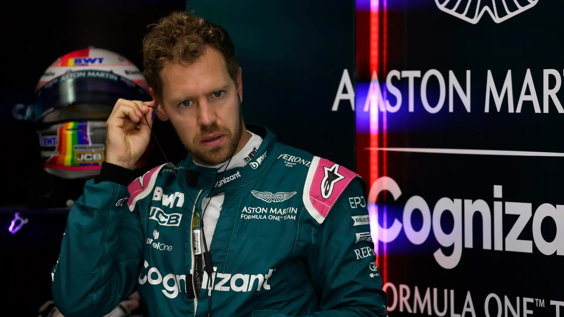 Formula 1 2021: Hungarian GP HUNGARORING, HUNGARY - AUGUST 01: Sebastian Vettel, Aston Martin during the Hungarian GP at Hungaroring on Sunday August 01, 2021 in Budapest, Hungary. Photo by Glenn Dunbar / LAT Images Images PUBLICATIONxINxGERxSUIxAUTxHUNxONLY GP2111_111528_J5A3011