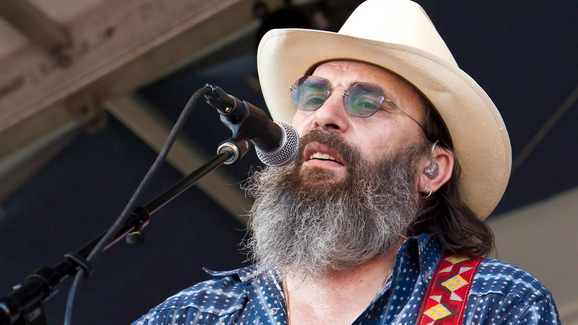 epa03207656 US singer-songwriter Steve Earle performs on the Fais Do-Do Stage at the New Orleans Jazz and Heritage Festival at the New Orleans Fair Grounds Race Course in New Orleans, Louisiana, USA, 5 May 2012. The New Orleans Jazz and Heritage Festival celebrates it's 43rd Anniversary this year with 12 different stages in an annual 10-day cultural celebration that encompasses every style of music associated with the city of New Orleans that includes jazz, gospel, Cajun, zydeco, blues, Rhythm and Blues, rock, funk, African, Latin, Caribbean, folk, and much more in addition to local cuisine, culture, arts, and crafts. EPA/SKIP BOLEN